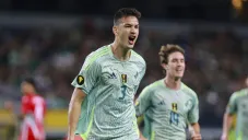 César Montes se mete al Top 10 de defensas más goleadores con el Tri: ¿Quién es el máximo?