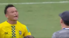 Jugador de Auckland City hace berrinche