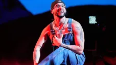 Música de Bad Bunny activa neurotransmisores que generan placer y euforia, revela estudio