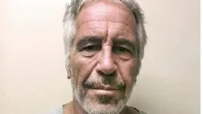 FBI confirma suicidio de Jeffrey Epstein y niega existencia de lista de clientes