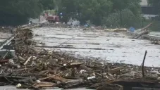 Más de 100 muertos deja alud de inundaciones en Texas