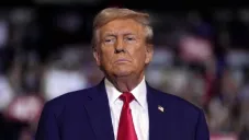 Trump anuncia arancel del 50 % al cobre y amenaza con 200 % a farmacéuticas