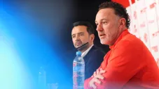 Gabriel Milito, DT de Chivas, soltó patada