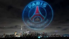 Miles de drones iluminaron Nueva York recreando escudos de PSG y Chelsea