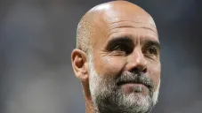 ¿Sabes lo qué quiero decir? Aficionados de Oasis abuchean a Pep Guardiola
