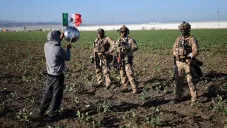 Confirman muerte de mexicano que cayó 10 metros durante redada del ICE en Estados Unidos