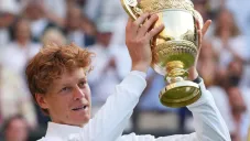 Jannik Sinner se consagra campeón de Wimbledon tras vencer a Carlos Alcaraz