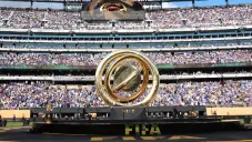 Donald Trump se quedó con el trofeo original