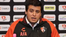 Aníbal Fájer en conferencia de prensa