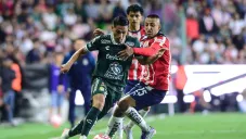 Chicharito y James se encontraron tras el triunfo de León