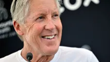 El nuevo entrenador de los Raiders Pete Carroll enfrenta con alegría este nuevo reto