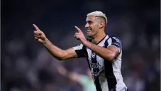 Berte festeja uno de sus tres goles ante Atlas