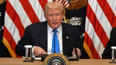 Trump da 90 días más a México para negociar el tema de los aranceles