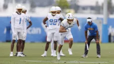 Figura de Los Angeles Chargers es detenido por posesión de armas