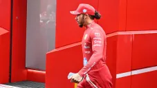 Lewis Hamilton destrozado tras la Qualy: &quot;Necesitamos cambiar de piloto&quot;