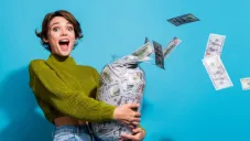 ¿Cómo influye el dinero en la felicidad? Esto dicen los expertos