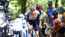 Isaac del Toro sufre aparatosa caída