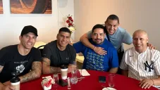 Carlos Salcido comparte fotografía con leyendas de Chivas; afición ataca al 'Maza' Rodríguez
