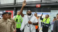 Chicharito supera a Maximin; afición compara a los jugadores y se preocupan por fichaje