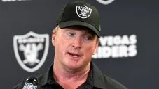 Corte de Nevada permite que proceda demanda de Jon Gruden contra la NFL