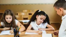 Los días de descanso están por terminar para millones de estudiantes de nivel básico.