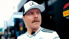 ¡Todo terreno! Valtteri Bottas muestra su talento en la bicicleta