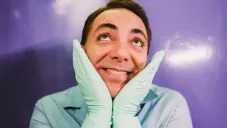 Cristian Castro rompe las redes al aparecer en ropa interior en un concierto de Miranda!