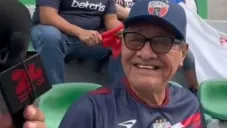 Señor se vuelve viral por comprar la nueva camiseta del Atlante