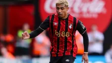 ¡De mal en peor! Julián Araujo se fue expulsado en la eliminación de Bournemouth de EFL Cup