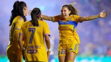 Tigres Femenil aplasta 4-0 a Rayadas en un Clásico Regio de cuatro horas