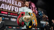 Canelo Álvarez llega a Las Vegas y responde críticas a su preparación rumbo a la pelea con Terence Crawford