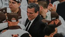 Mauricio Sulaimán denuncia veto para subir al ring en pelea Canelo