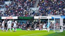 Fulham de Raúl Jiménez vence a Leeds United con dramático gol de último minuto