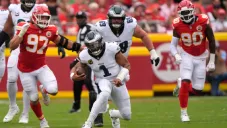 Trash talk en su máxima expresión: el encontronazo entre Jalen Hurts y Chris Jones