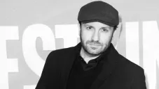 Su publicista fue el encargado de dar a conocer la lamentable noticia.