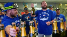 Azulejos de Toronto aseguran su lugar en Playoffs tras derrotar a Reales de Kansas City