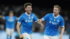 Napoli recupera el liderato de Serie A tras sufrido triunfo ante Pisa