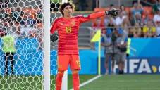 Memo Ochoa y el gesto que conmovió a México con aficionado que perdió a su familia