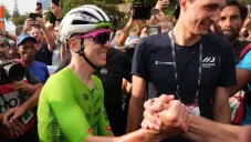 Isaac del Toro recibe elogios de Tadej Pogacar