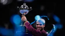 Alcaraz vence a Fritz y conquista el Abierto de Japón