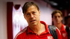 Almeyda dirigiendo al Sevilla