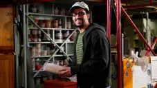 Bad Bunny responde a los críticos tras ser elegido para el medio tiempo del Super Bowl LX