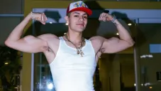 Muere joven dentro de camioneta de “El Bogueto” durante fiesta con el papá del reggaetonero