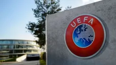 UEFA aceptó a regañadientes los partidos fuera de Europa