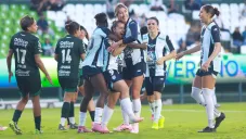 Tuzas remontan y golean al León