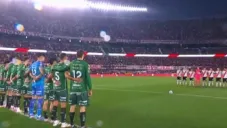 River Plate y Sarmiento dedican emotivo minuto de silencio