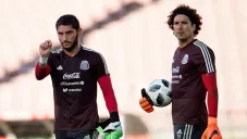 Corona vs Ochoa: La Volpe asegura que el arquero de Cruz Azul fue “10 veces mejor”