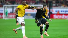 México mejora pero no pasa del empate ante Ecuador