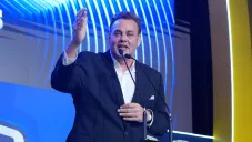 David Faitelson acusa a Bernardo de la Garza de movimientos sospechosos en ciclismo