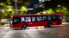 Metrobús CDMX amplía servicio nocturno: ahora Línea 2 y Línea 7 operan hasta la madrugada los fines de semana